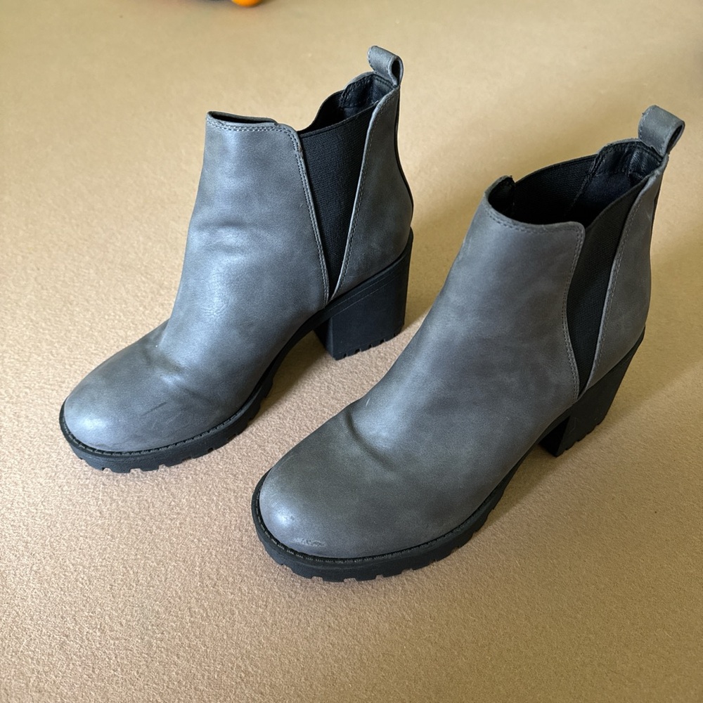 Dirty Laundry Grey Women’s Ankle Booties